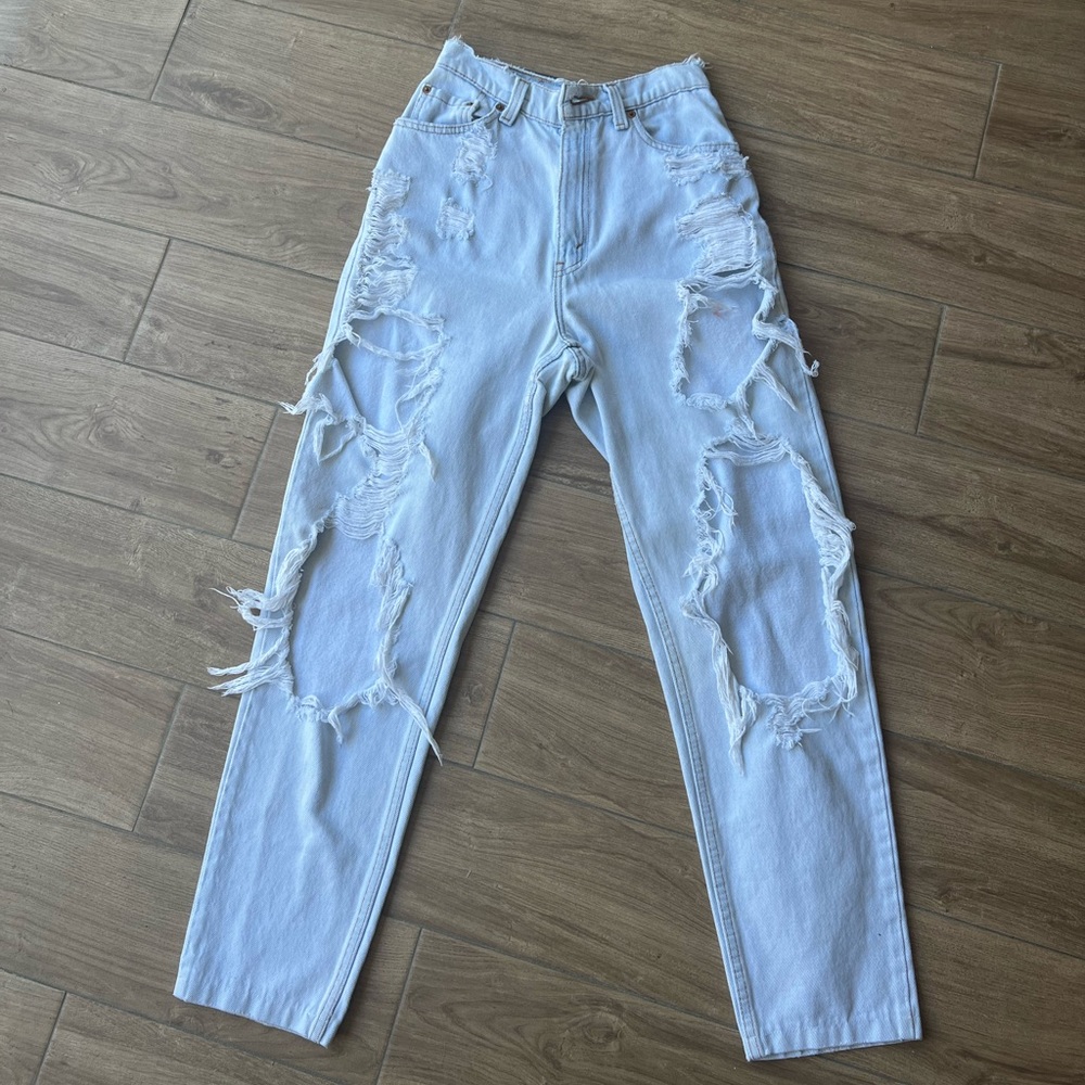 LEVI high waist extreme rip jeans